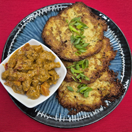 Placki ziemniaczane z gulaszem 3 szt.