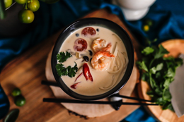 Zupa Tom Kha z krewetkami