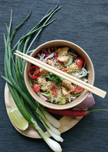 Świeża sałatka orientalna z kurczakiem 400ml